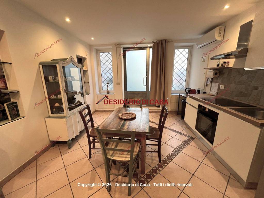 appartamento in vendita a Palermo in zona Montegrappa / Santa Rosalia