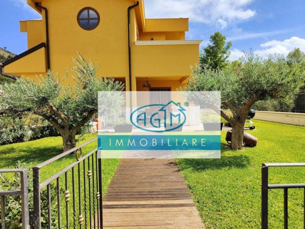 casa indipendente in vendita a Palermo in zona Mondello