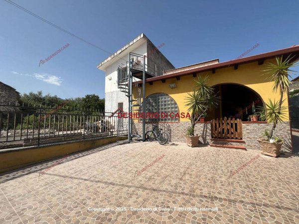 casa indipendente in vendita a Palermo in zona Mezzomonreale