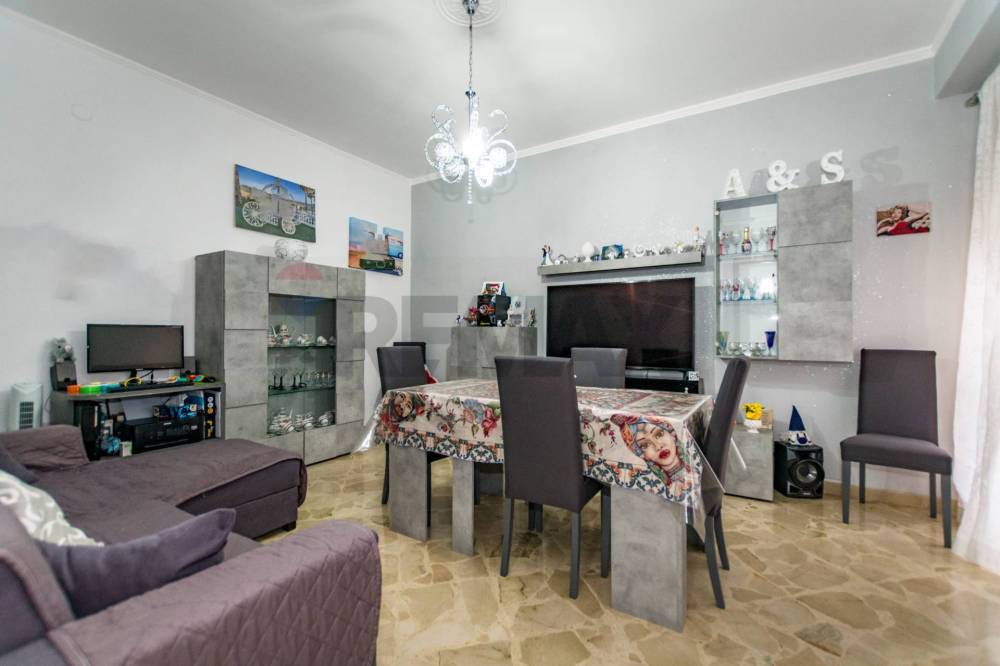 appartamento in vendita a Palermo in zona Malaspina/Palagonia