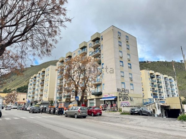 appartamento in vendita a Palermo in zona Mezzomonreale