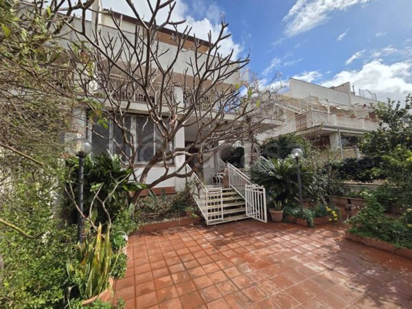 casa indipendente in vendita a Palermo in zona Mondello