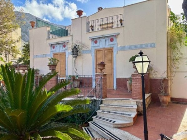 casa indipendente in vendita a Palermo in zona Sferracavallo