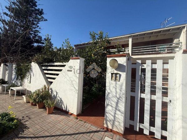 casa indipendente in vendita a Palermo in zona Partanna