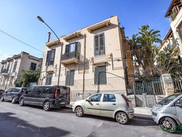 appartamento in vendita a Palermo in zona Zisa