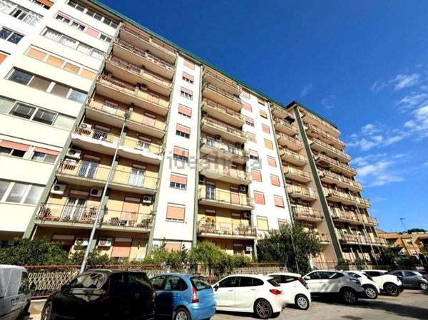 appartamento in vendita a Palermo in zona Malaspina/Palagonia