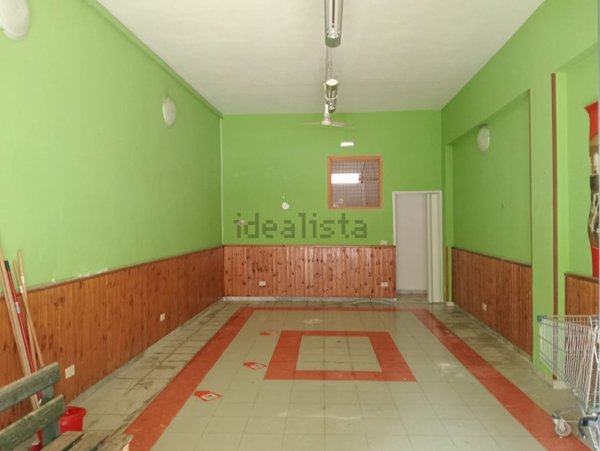 locale commerciale in vendita a Palermo in zona Calatafimi / Cuba