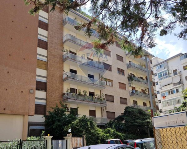 appartamento in vendita a Palermo in zona Politeama