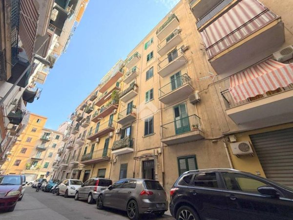 appartamento in vendita a Palermo in zona Malaspina/Palagonia