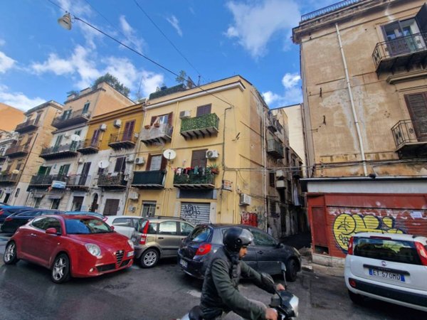 intera palazzina in vendita a Palermo in zona Libertà