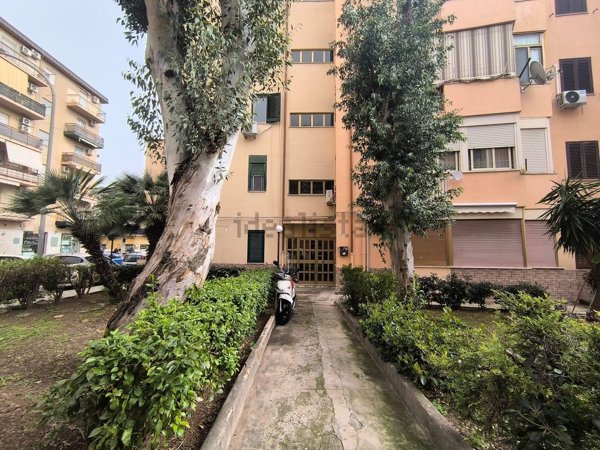 appartamento in vendita a Palermo in zona Mezzomonreale
