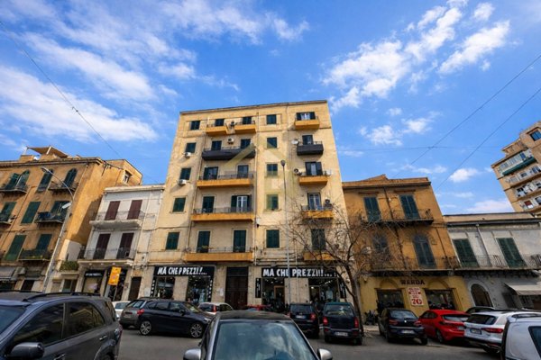 appartamento in vendita a Palermo in zona Zisa