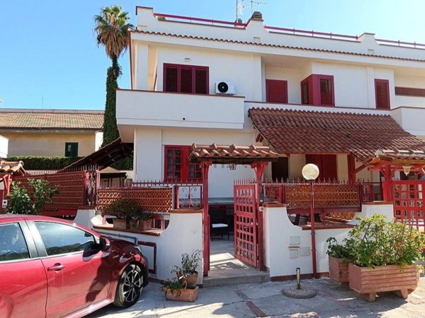 casa indipendente in vendita a Palermo in zona Mondello