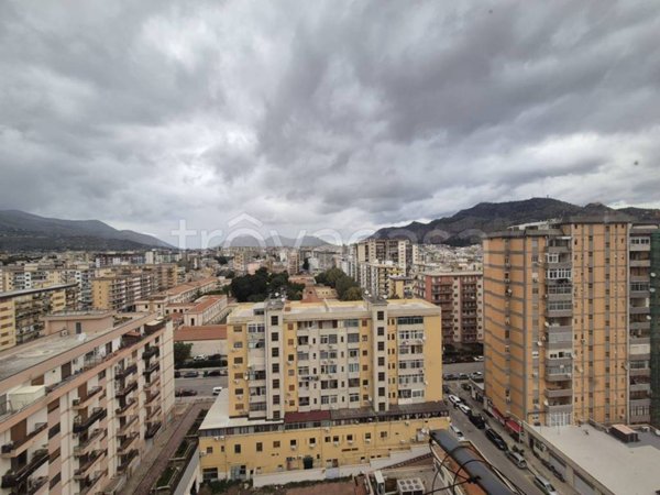 appartamento in vendita a Palermo in zona Malaspina/Palagonia