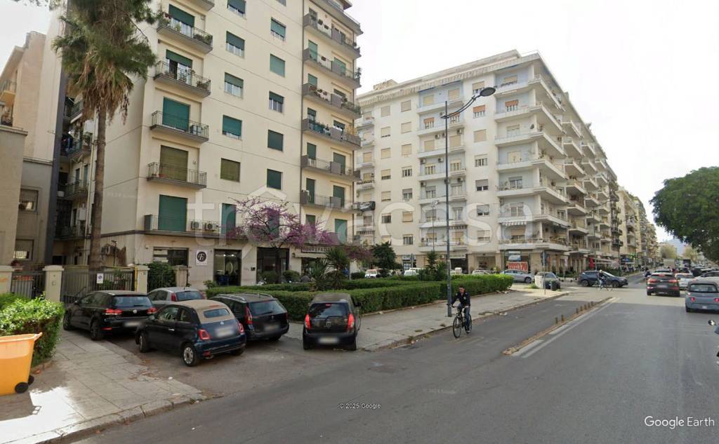 casa indipendente in vendita a Palermo in zona Libertà