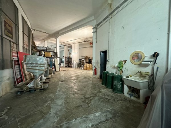 ufficio in vendita a Palermo in zona Malaspina/Palagonia