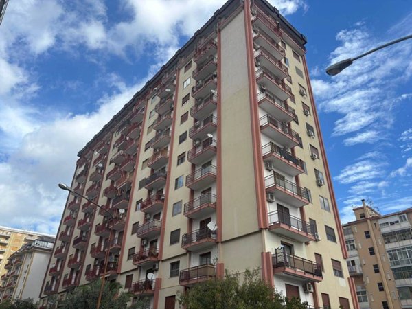 casa indipendente in vendita a Palermo in zona Zisa