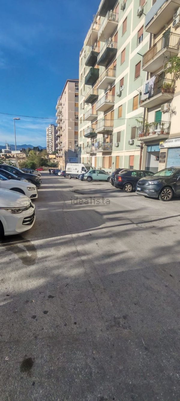 locale di sgombero in vendita a Palermo in zona Oreto
