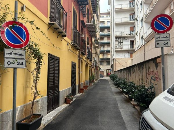 negozio in vendita a Palermo in zona Libertà