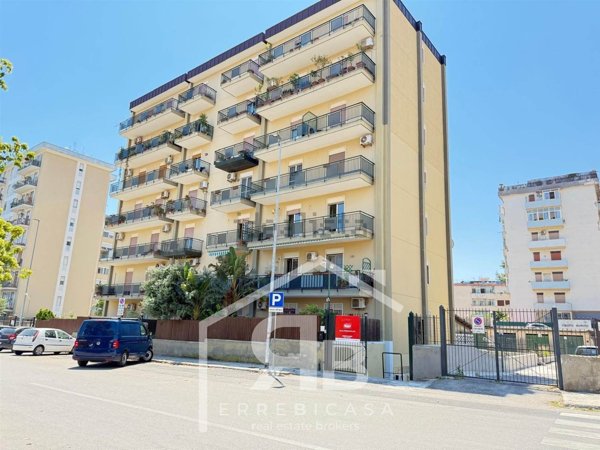 negozio in vendita a Palermo in zona San Lorenzo