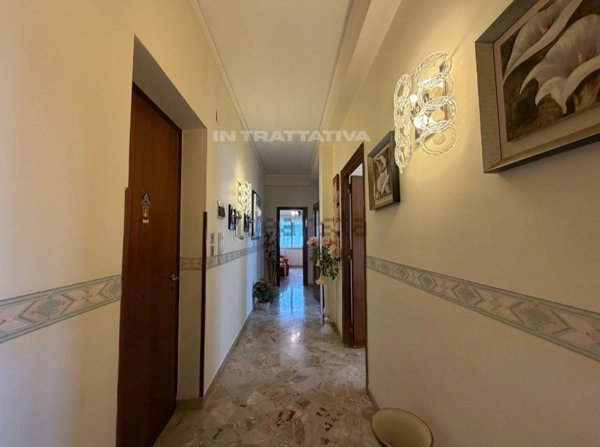 appartamento in vendita a Palermo in zona Zisa