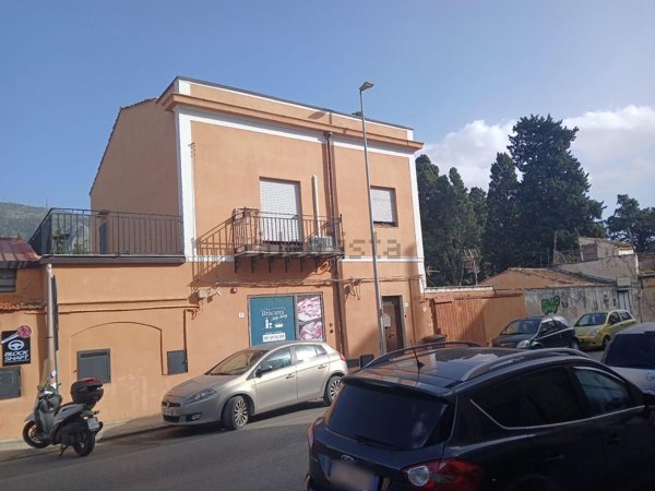 casa indipendente in vendita a Palermo in zona San Lorenzo
