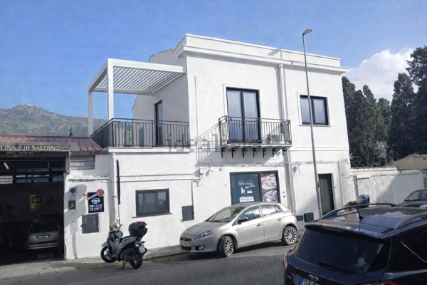 casa indipendente in vendita a Palermo in zona San Lorenzo