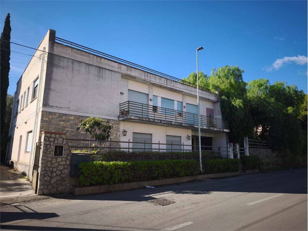 casa indipendente in vendita a Palermo in zona San Lorenzo