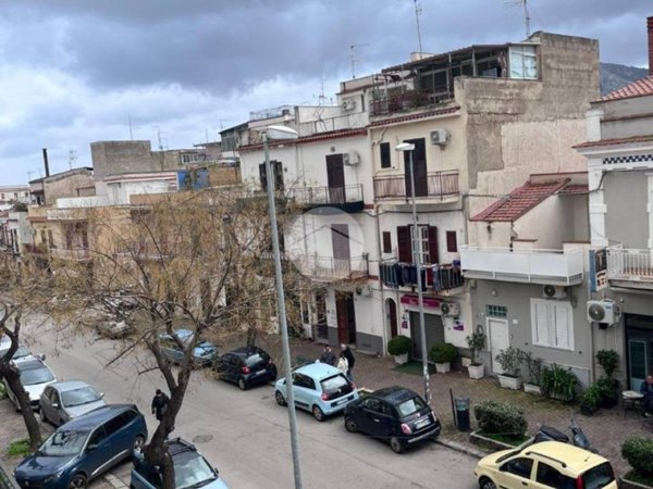 appartamento in vendita a Palermo in zona Partanna