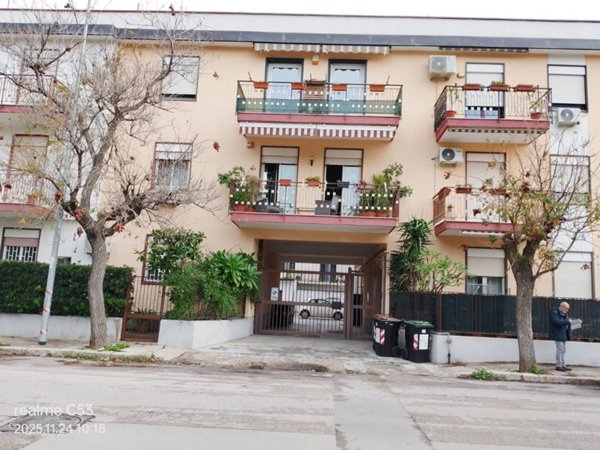 appartamento in vendita a Palermo in zona Partanna