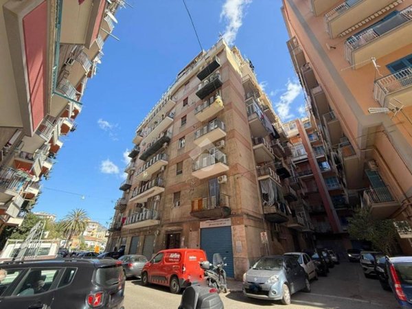 appartamento in vendita a Palermo in zona Malaspina/Palagonia
