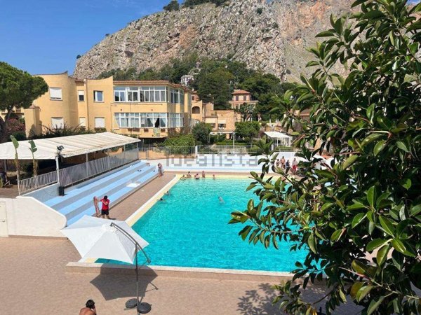appartamento in vendita a Palermo in zona Mondello