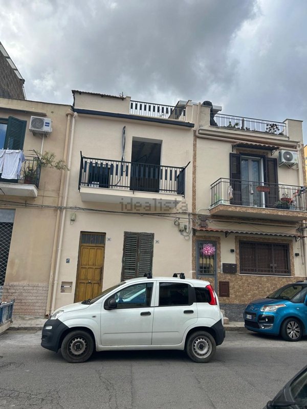 appartamento in vendita a Palermo in zona Malaspina/Palagonia