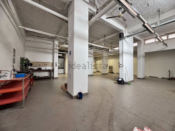 locale commerciale in vendita a Palermo