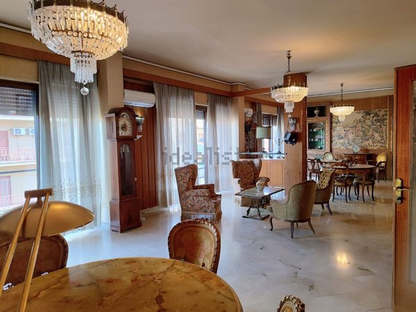 appartamento in vendita a Palermo in zona Malaspina/Palagonia