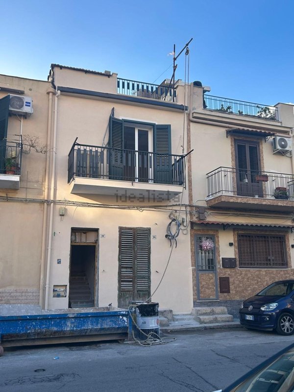 appartamento in vendita a Palermo in zona Malaspina/Palagonia