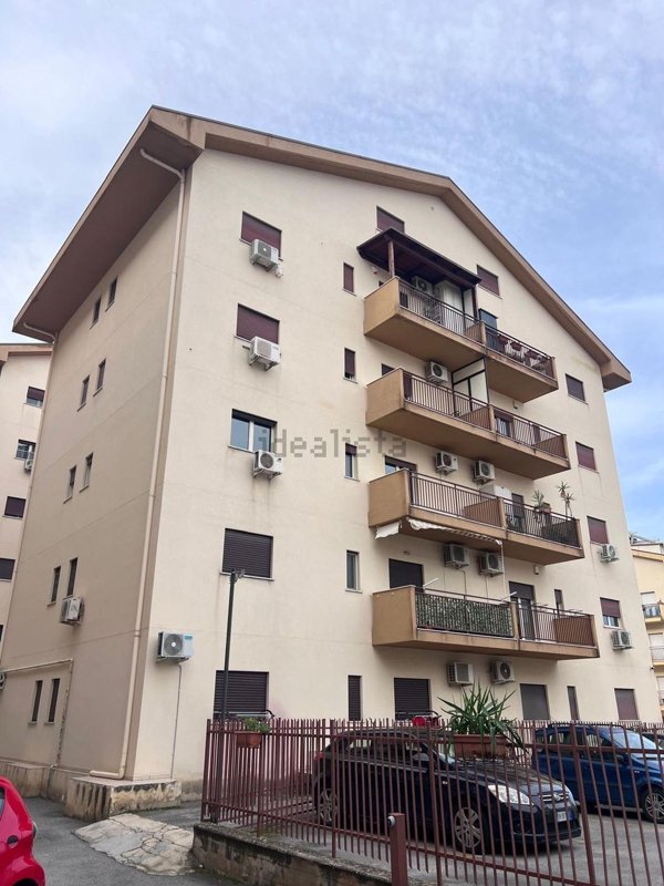 appartamento in vendita a Palermo in zona Villagrazia/Falsomiele