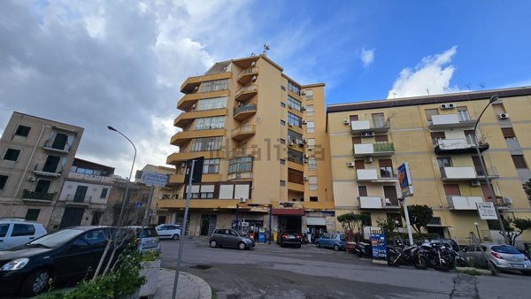 appartamento in vendita a Palermo in zona Montegrappa / Santa Rosalia