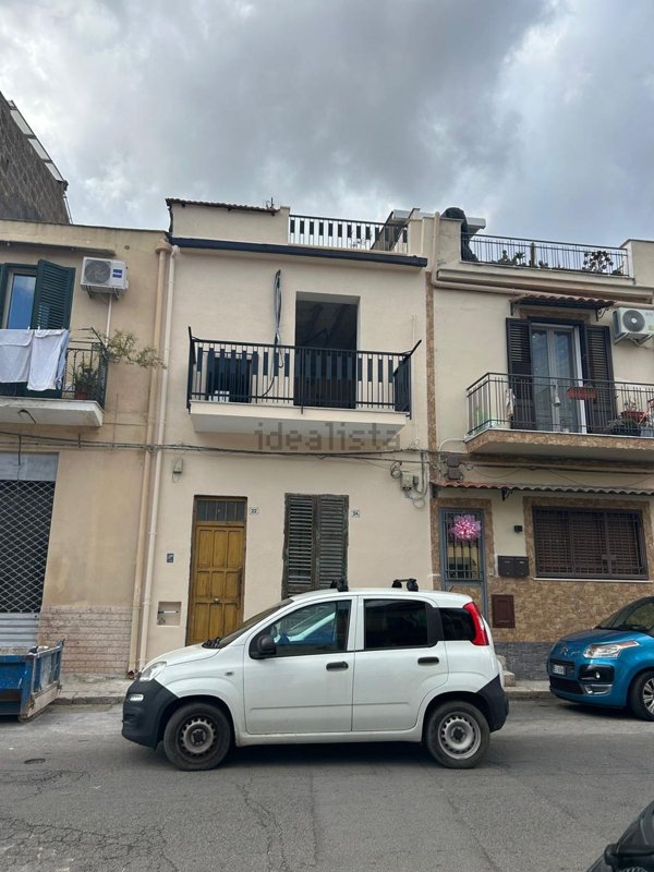 appartamento in vendita a Palermo in zona Malaspina/Palagonia