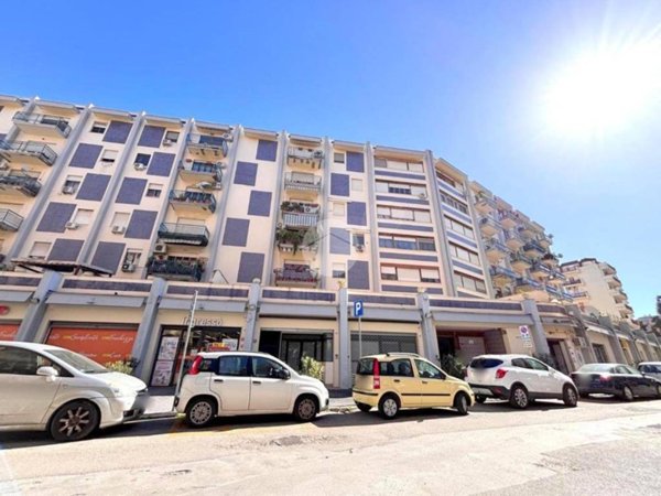 appartamento in vendita a Palermo in zona Malaspina/Palagonia