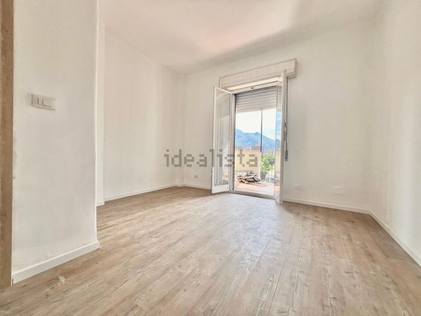 appartamento in vendita a Palermo in zona Malaspina/Palagonia