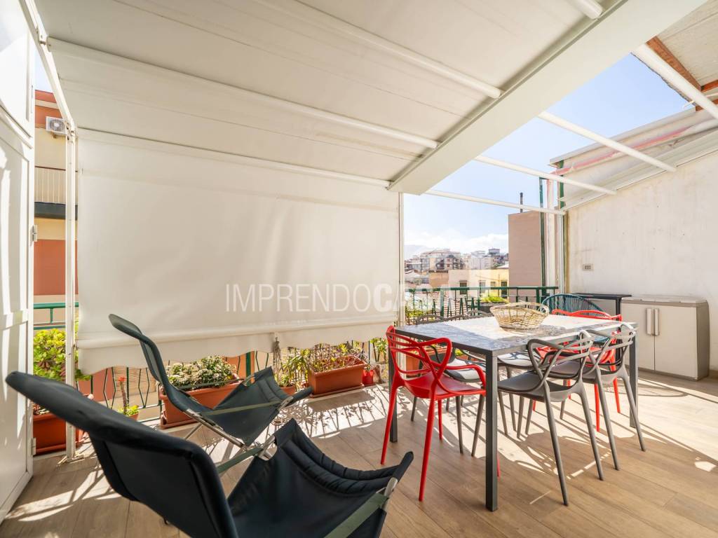 appartamento in vendita a Palermo in zona Malaspina/Palagonia