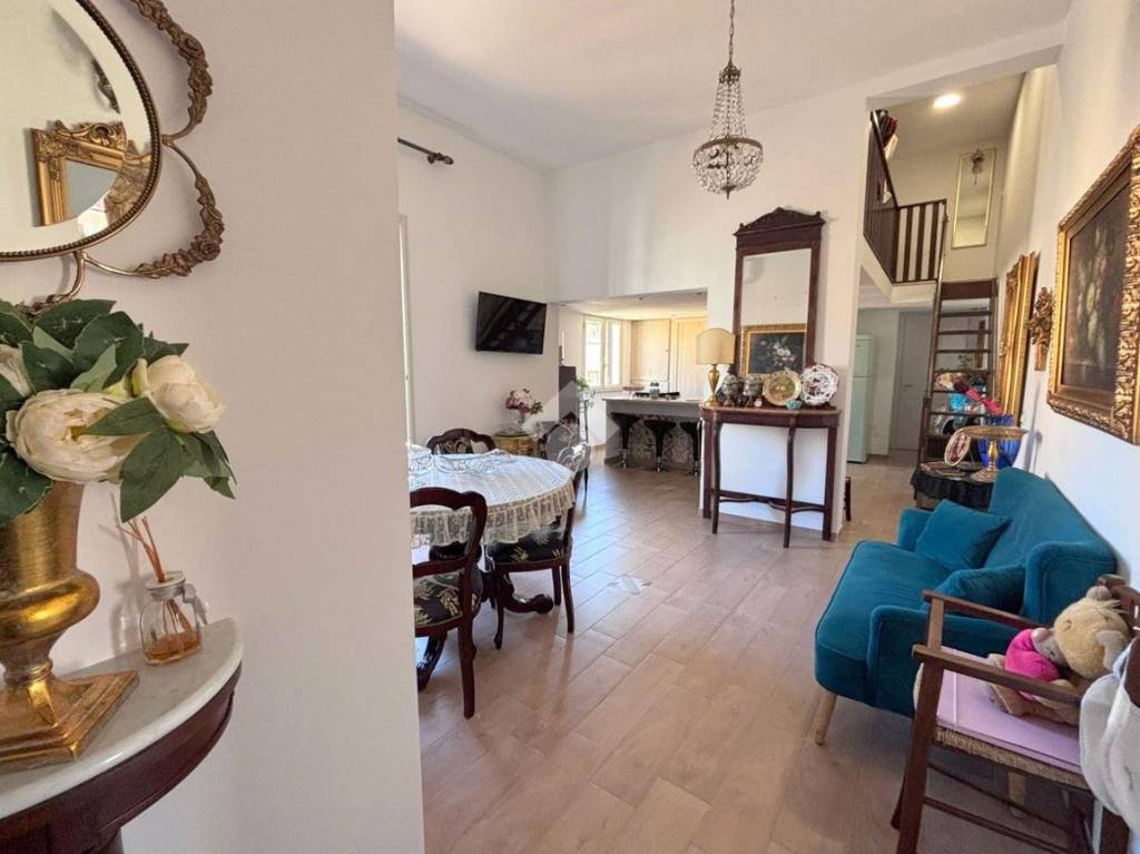 appartamento in vendita a Palermo in zona Malaspina/Palagonia