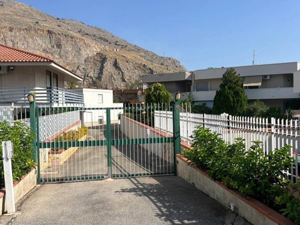 casa indipendente in vendita a Palermo in zona Cruillas