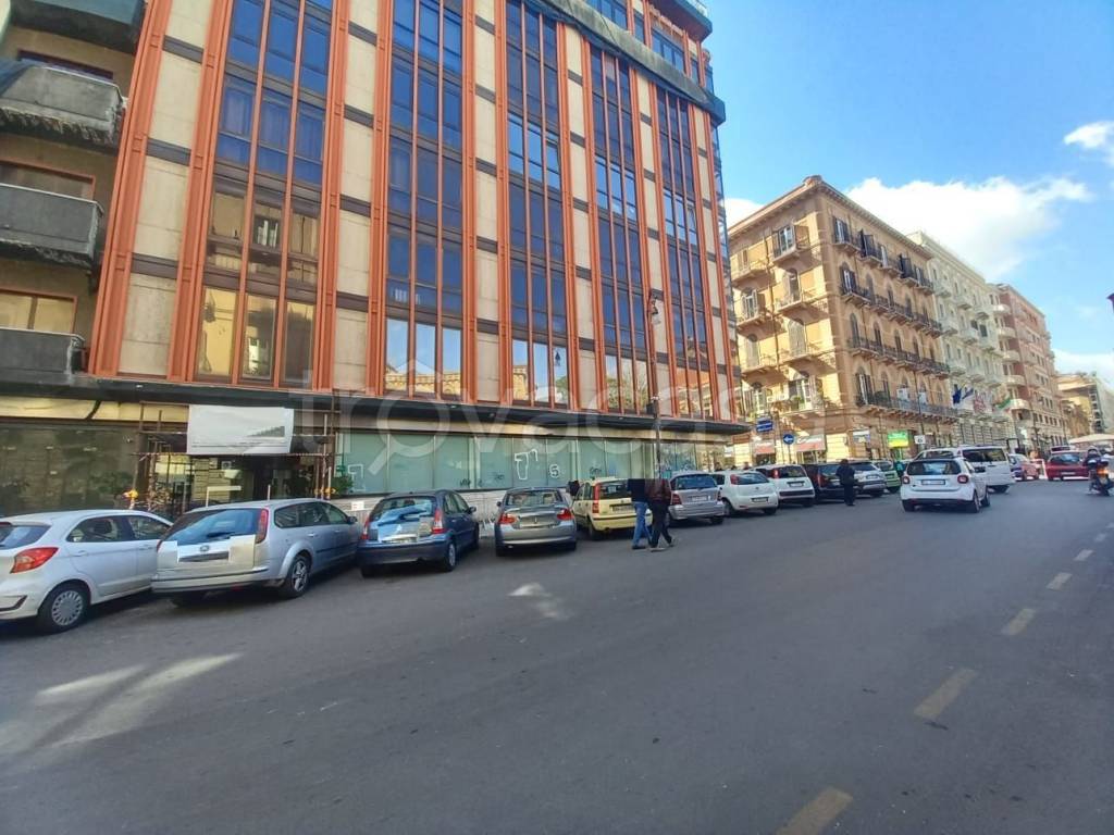 casa indipendente in vendita a Palermo in zona Politeama