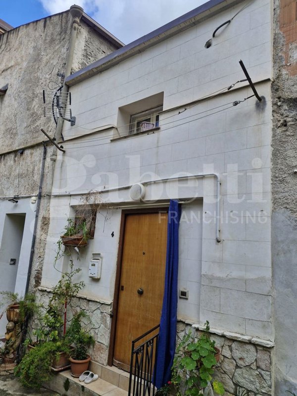 casa indipendente in vendita a Palermo in zona Oreto