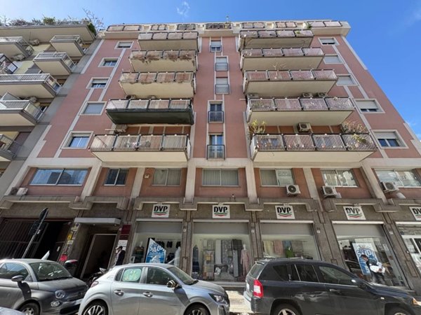 appartamento in vendita a Palermo in zona Malaspina/Palagonia
