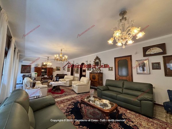 appartamento in vendita a Palermo in zona Politeama