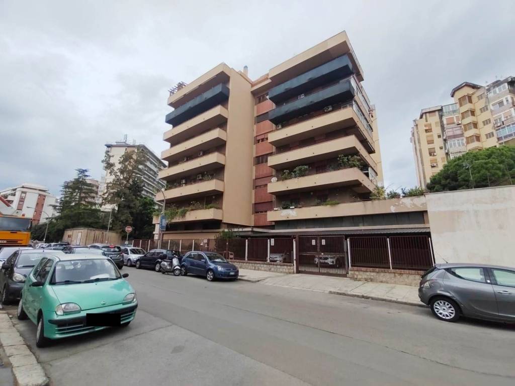 appartamento in vendita a Palermo in zona Uditore