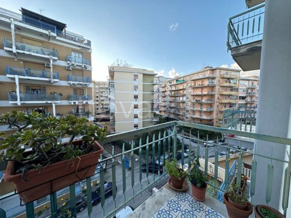 appartamento in vendita a Palermo in zona Malaspina/Palagonia